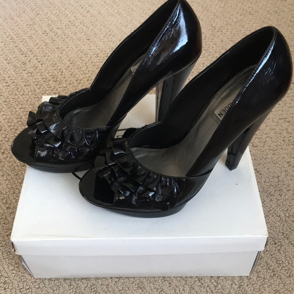 Steve Madden black patent heels